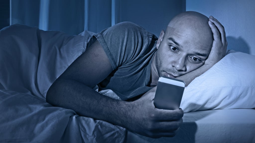 evita distracciones antes de dormir