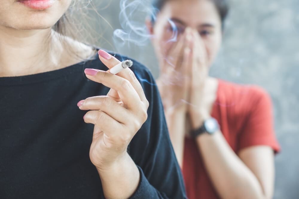cómo llega a afectar el tabaco a los no fumadores