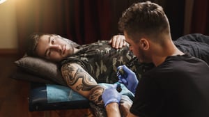 ¿Pueden los tatuajes causar cáncer?